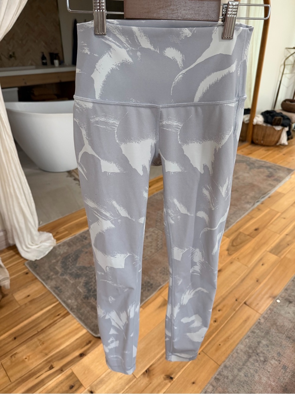 Lululemon Light Gray & White Printed High-Rise Leggings